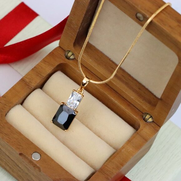 "Classic Black Pendant in Gold Plated Finish – Timeless Everyday Charm, XPPT1806 - Picture 11 of 13